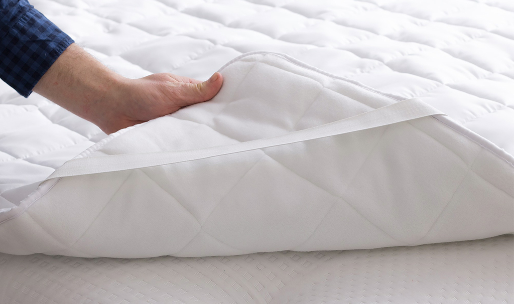 Как выбрать наматрасник? Какой наматрасник полезнее для здоровья? Для чего нужен наматрасник?